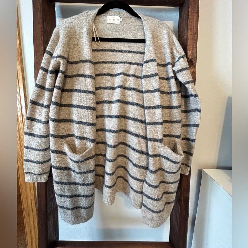 Like new Dreamers sweater